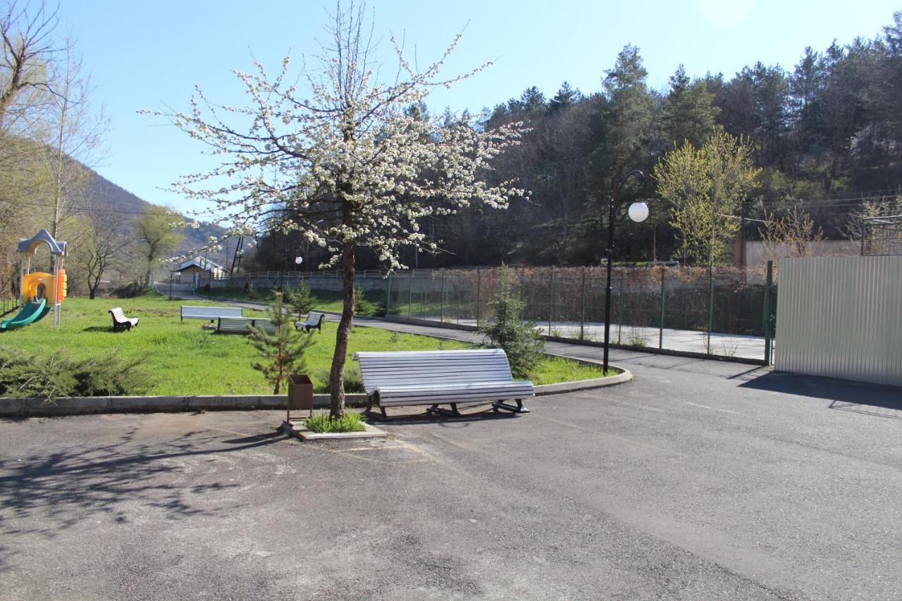 Diligence Hotel & Restaurant Dilijan Exterior foto