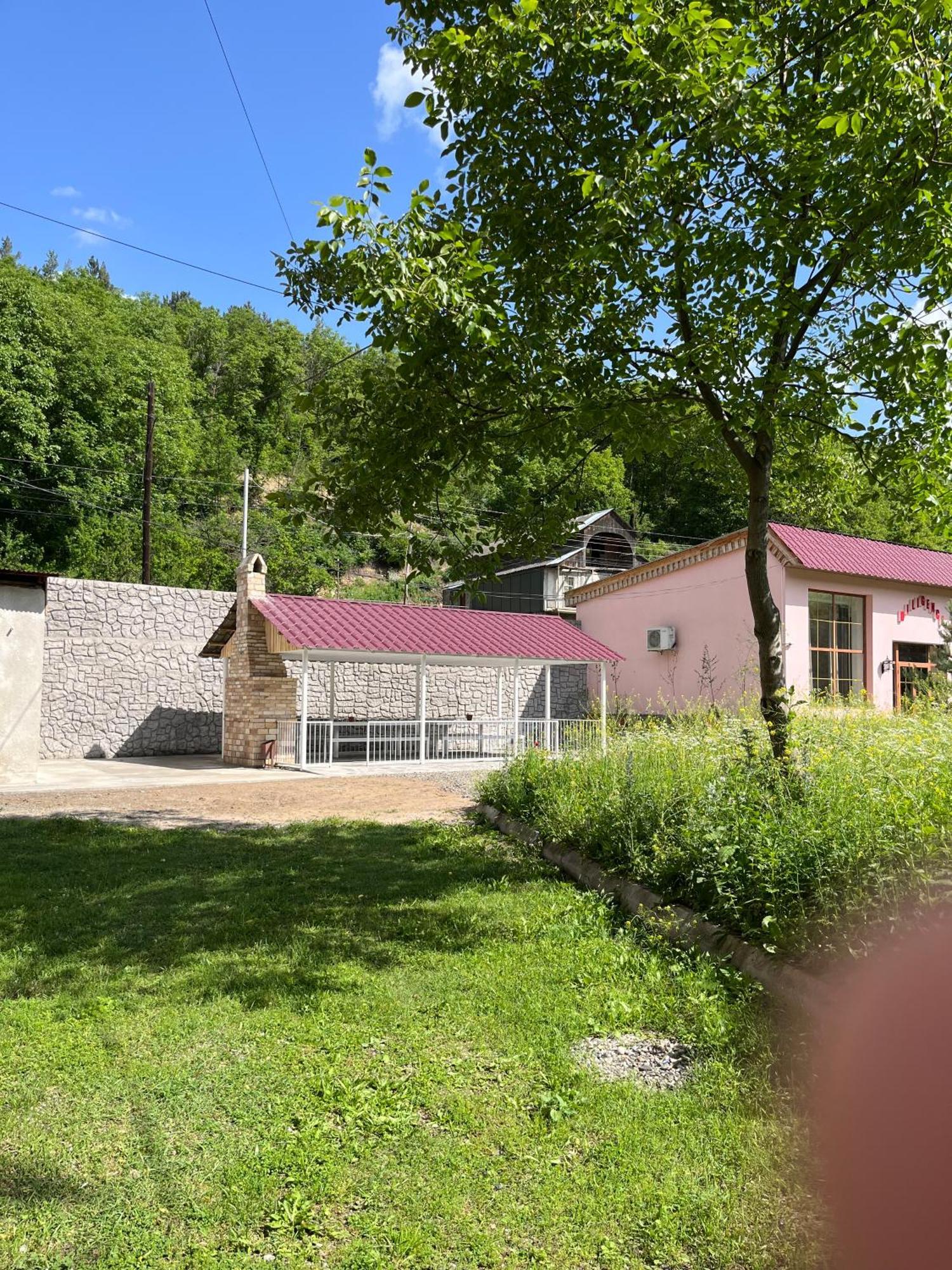 Diligence Hotel & Restaurant Dilijan Exterior foto