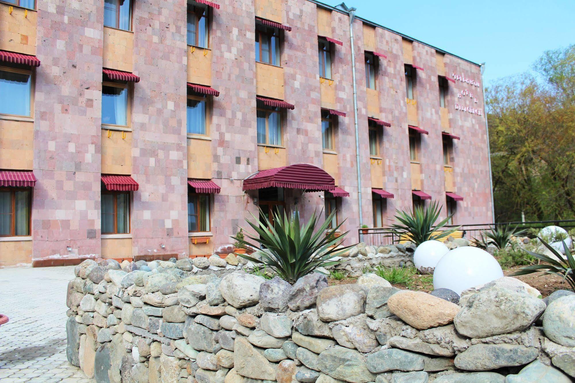 Diligence Hotel & Restaurant Dilijan Exterior foto